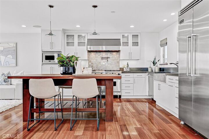 Property Photo: 2909 Highland Avenue CA 90266