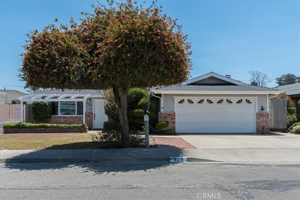 Property Photo:  909 Cameron Court  CA 93420 