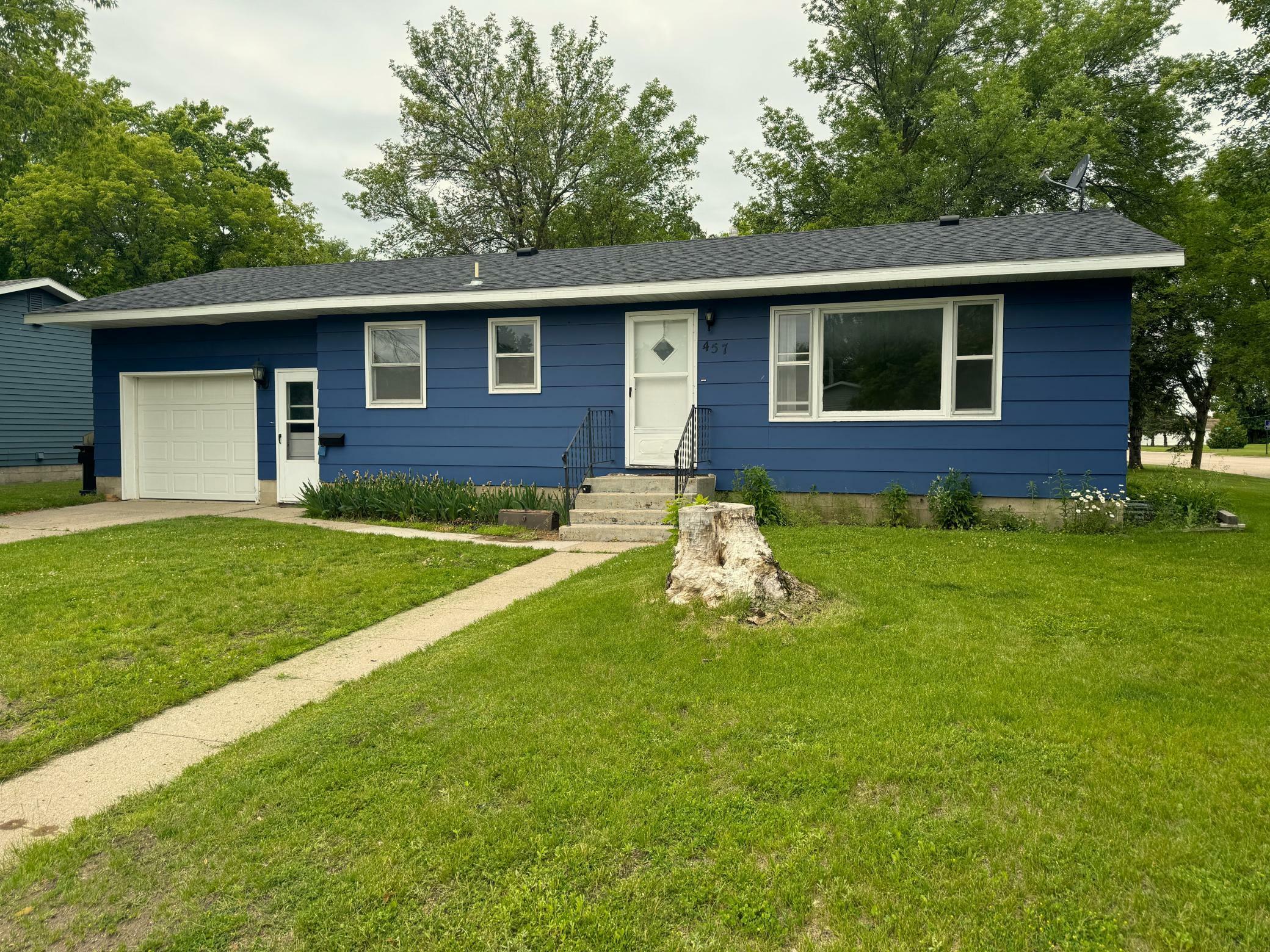 Property Photo:  457 3rd Avenue NW  MN 56573 