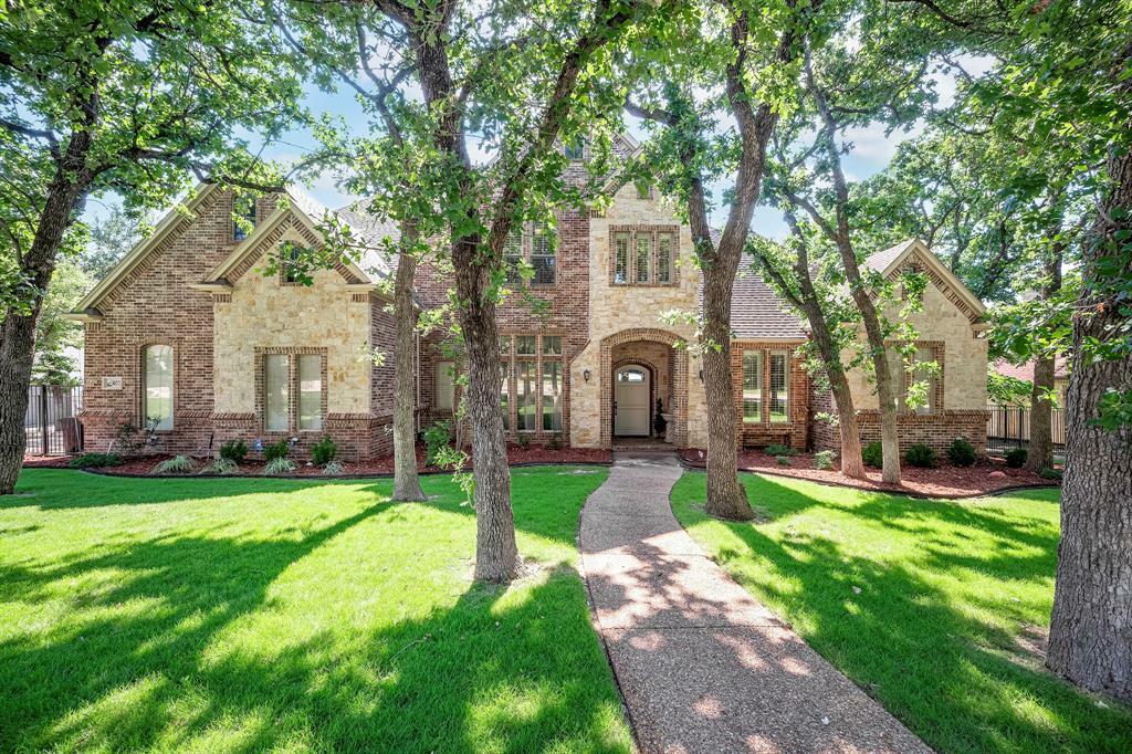 Property Photo:  403 Hogans Drive  TX 76262 