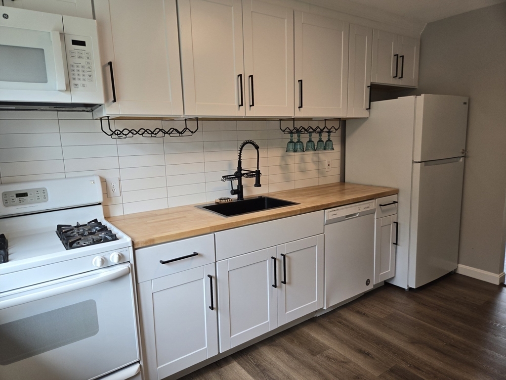 Property Photo: 23 Bayberry Drive 4 MA 02067