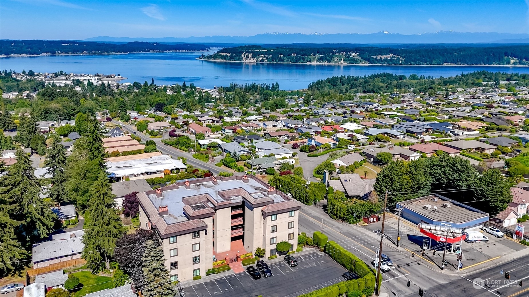 Property Photo: 1902 Bridgeport Way SW 103 WA 98466