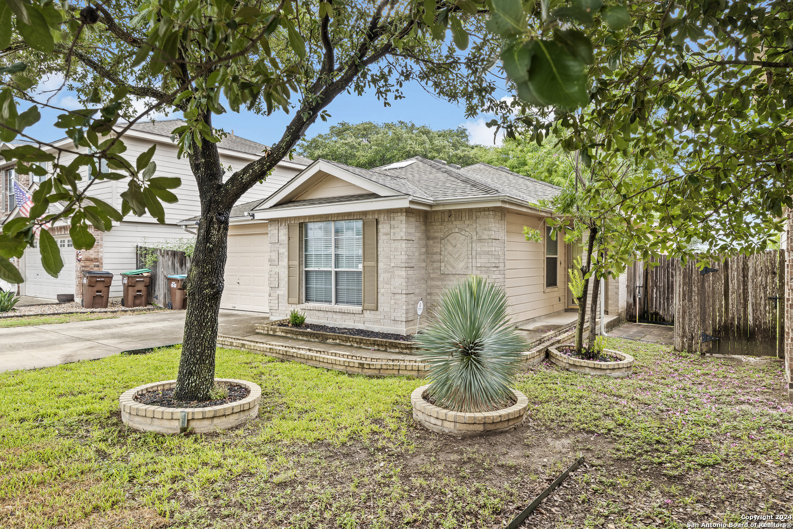 Property Photo:  10022 Cactus Vly  TX 78254 