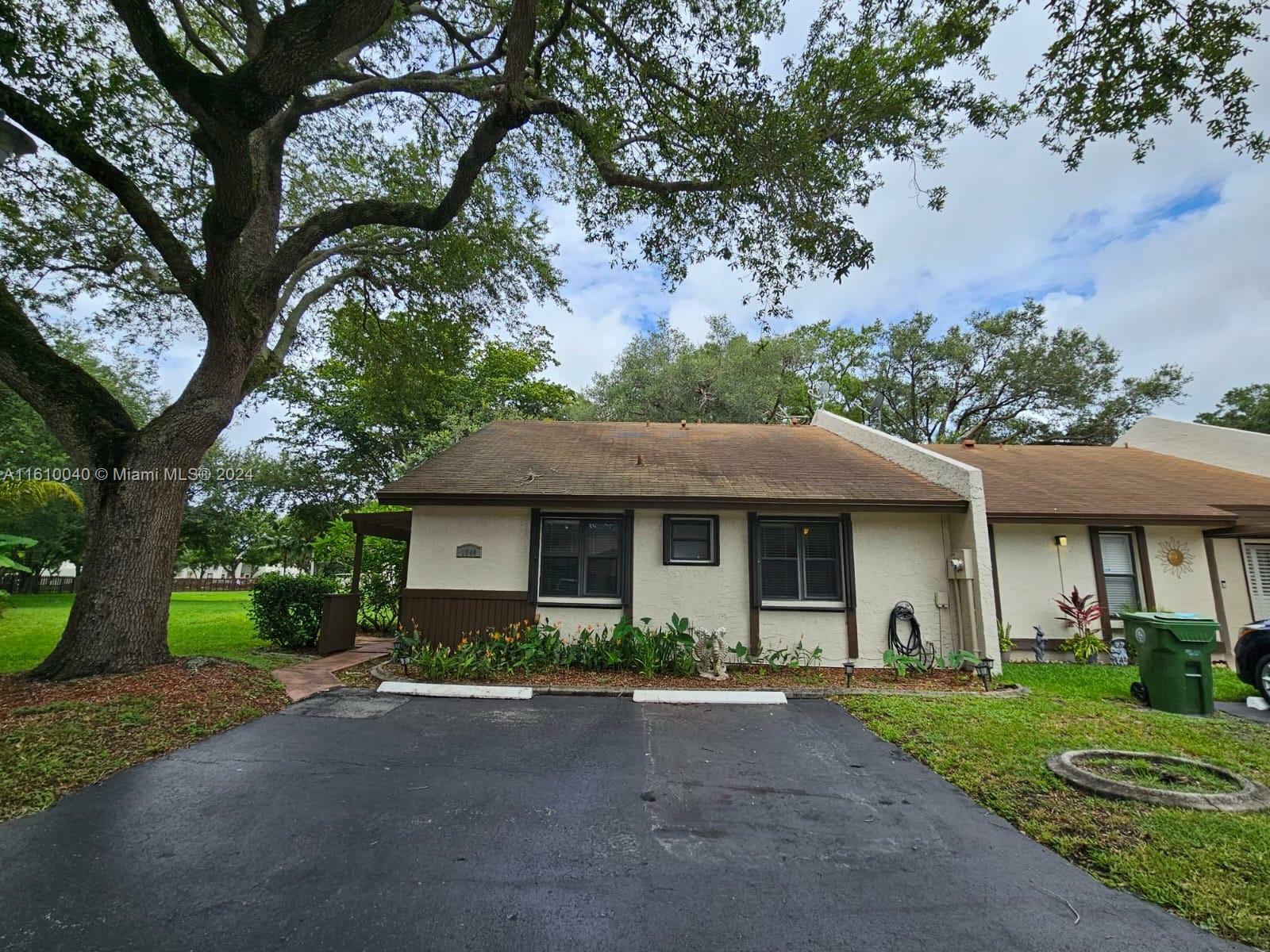 Property Photo:  1540 NW 97th Ave  FL 33024 