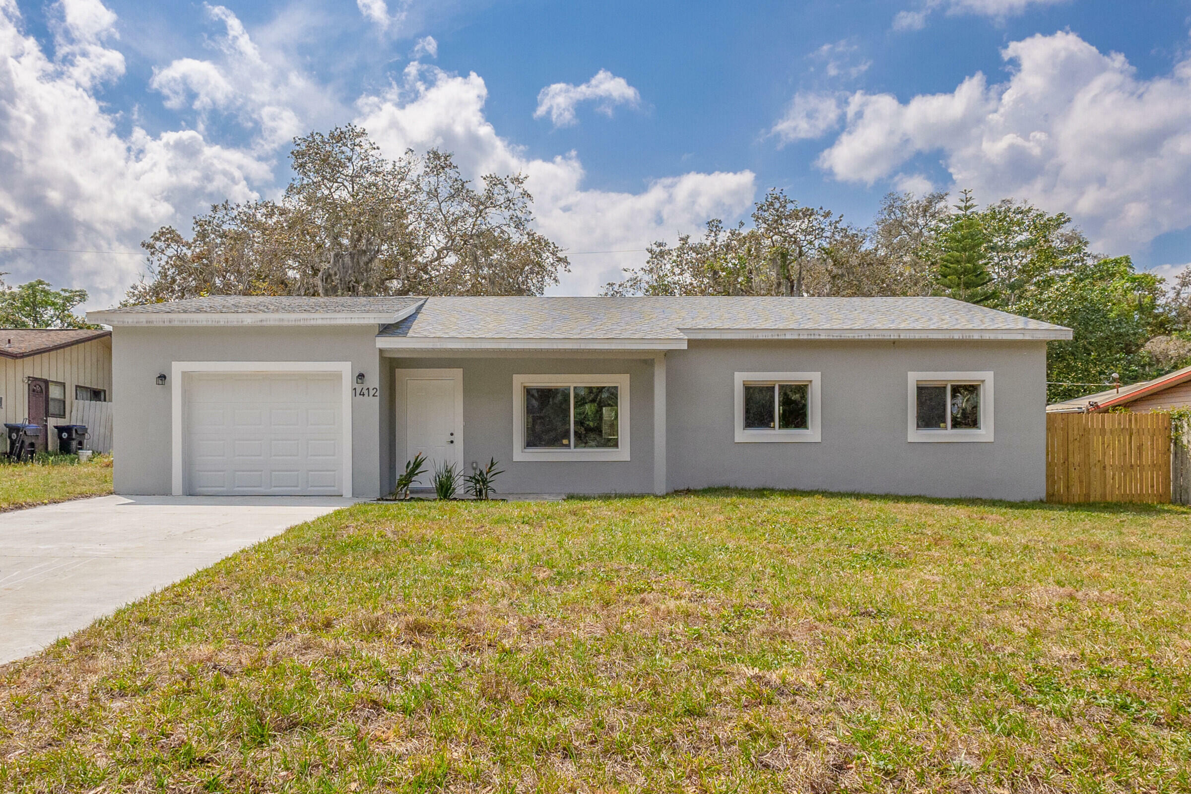 Property Photo:  1412 Elm Terrace  FL 32780 