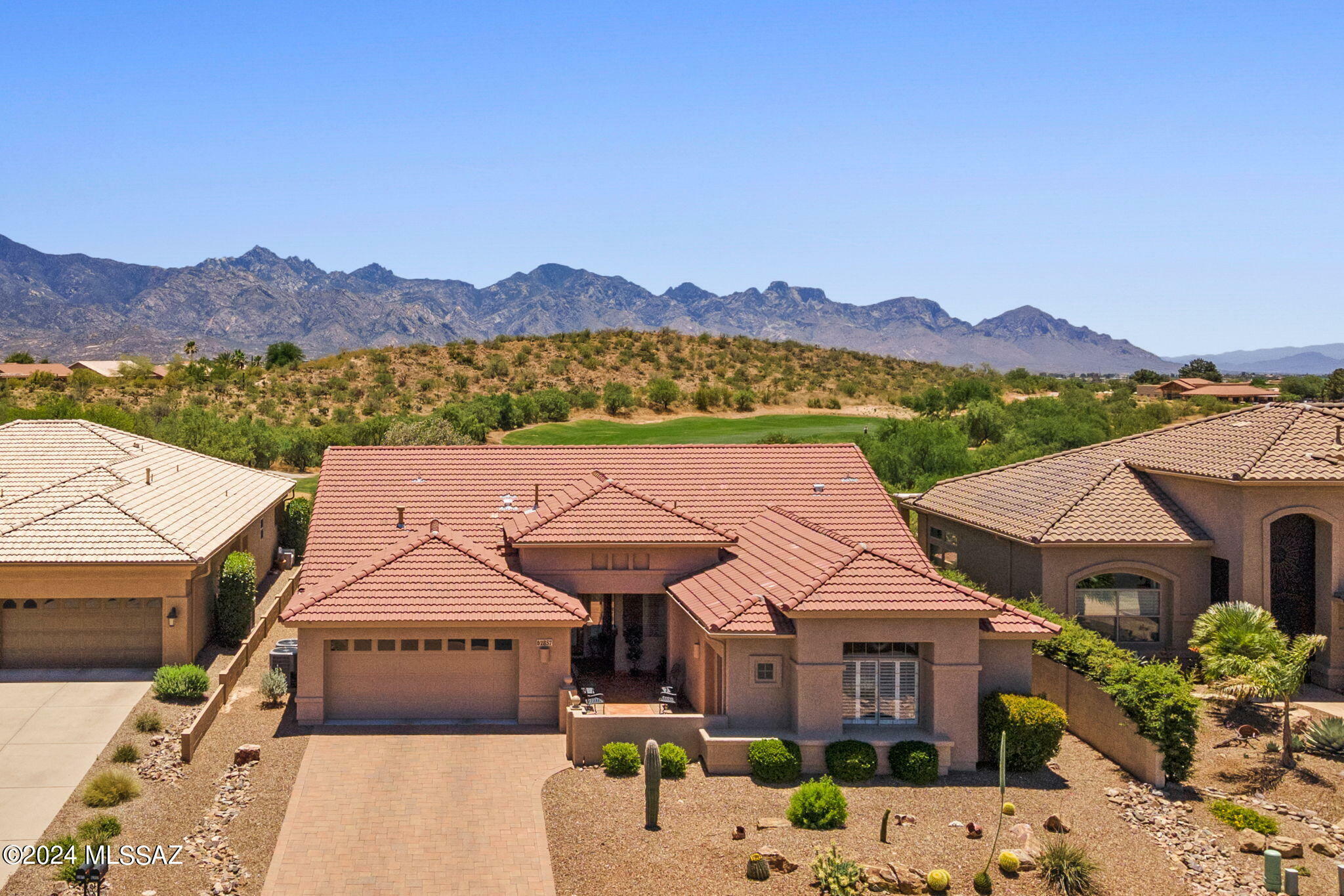 Property Photo:  62857 E Terrace Wind Drive  AZ 85739 