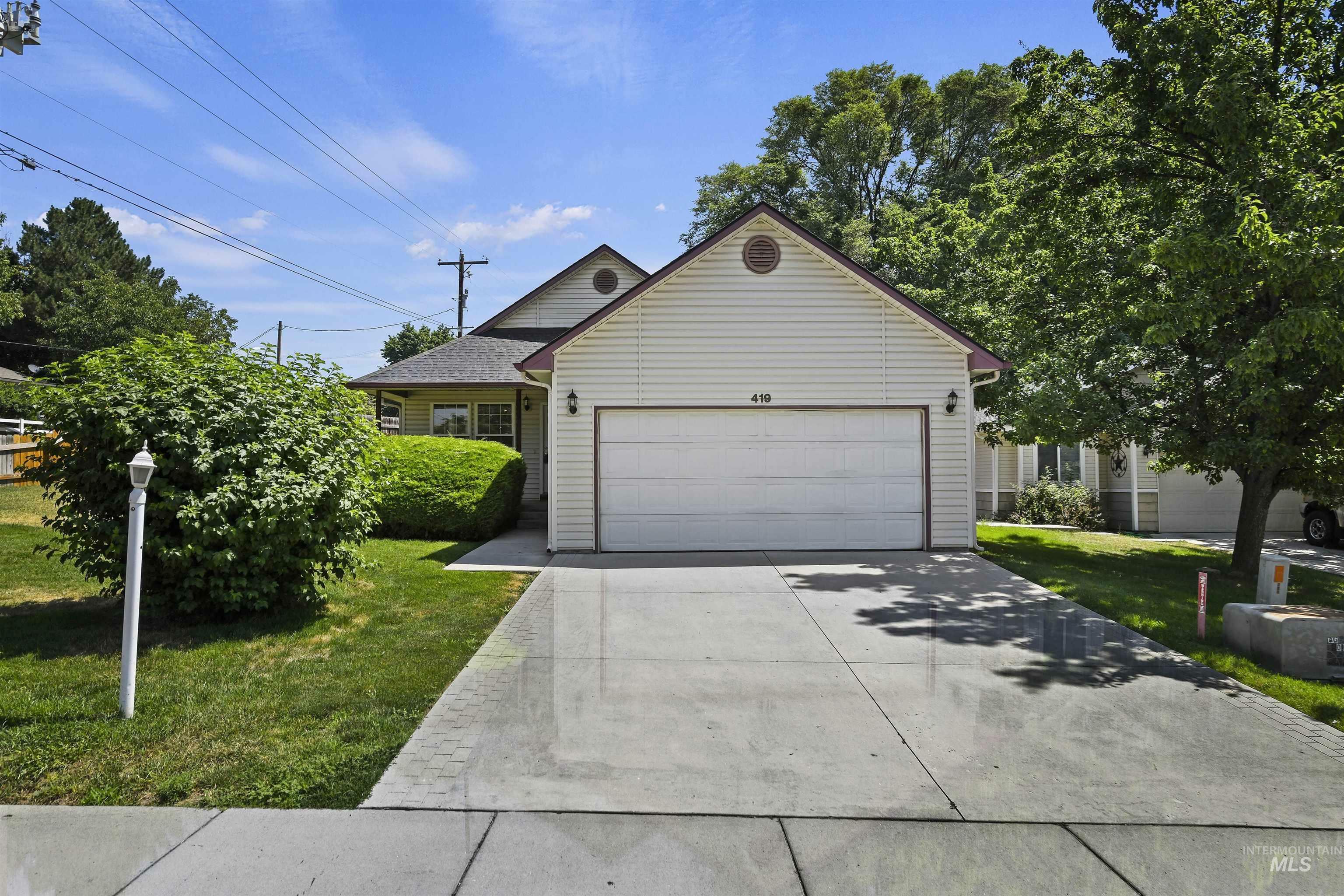 Property Photo:  419 Andrew Crt  ID 83605-1912 