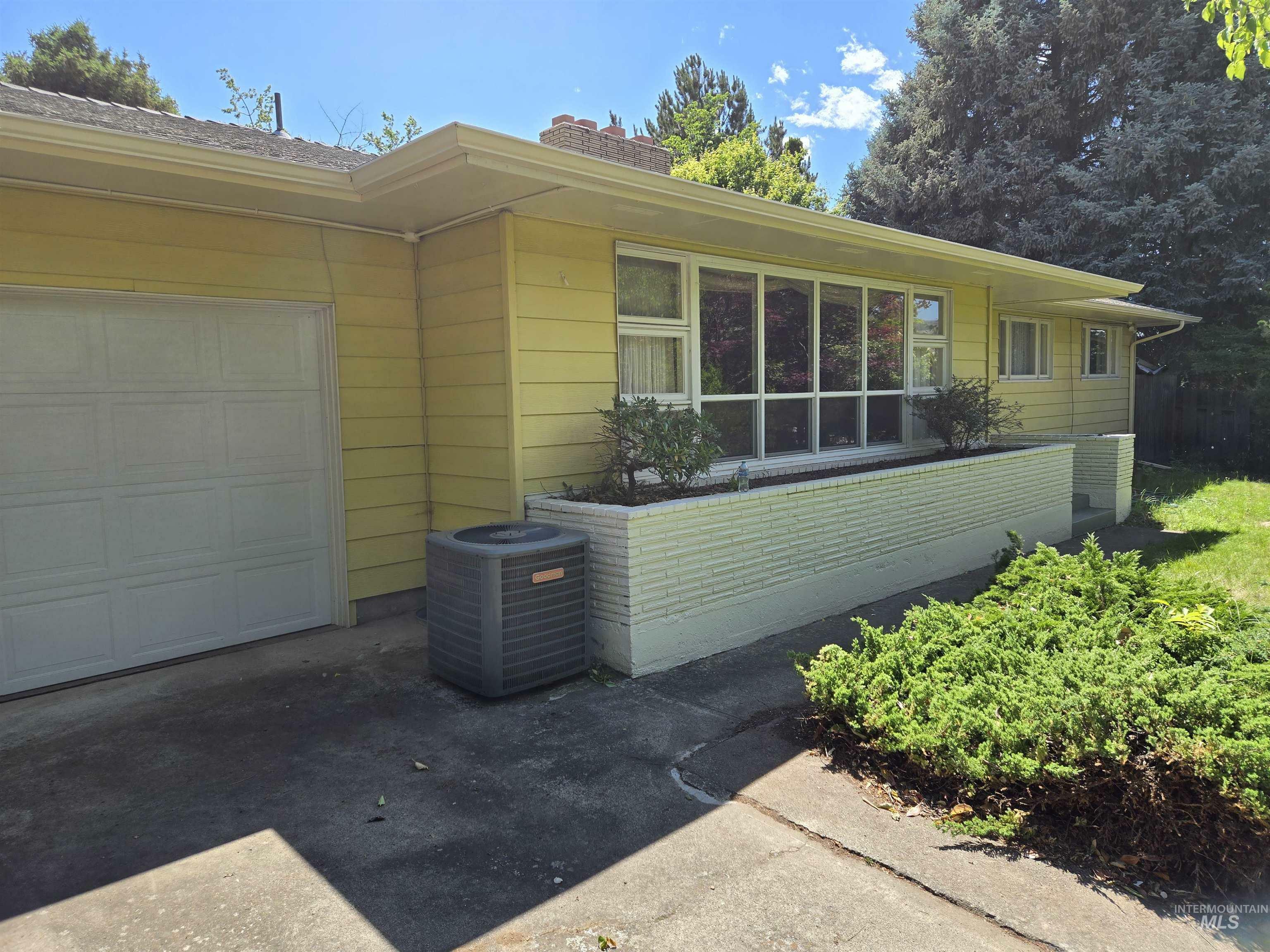 Property Photo:  2628 Willow Dr  ID 83501 