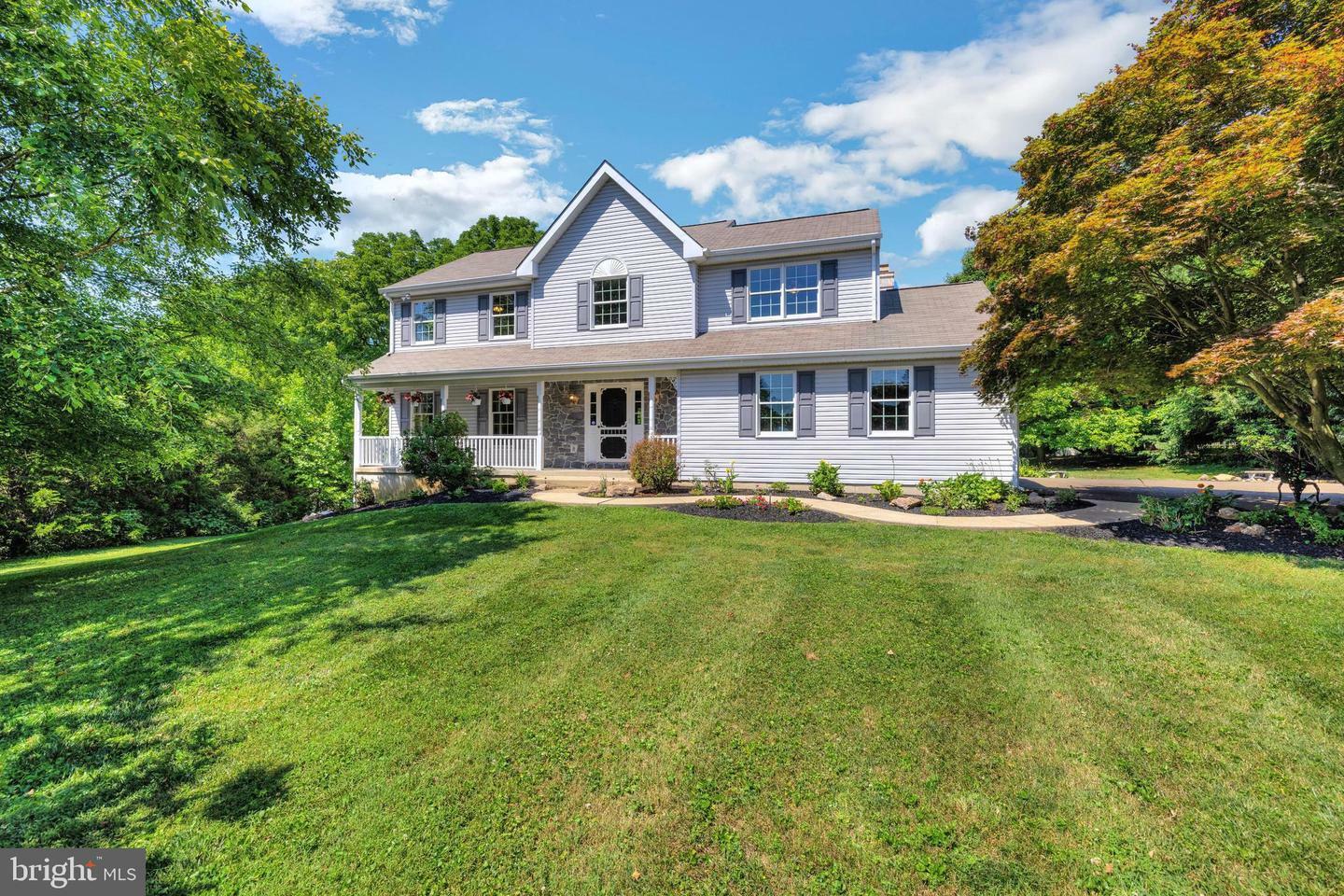 Property Photo: 425 Lewisville Road PA 19352