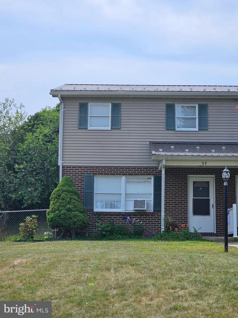 32 Surrey Drive  Chambersburg PA 17201 photo