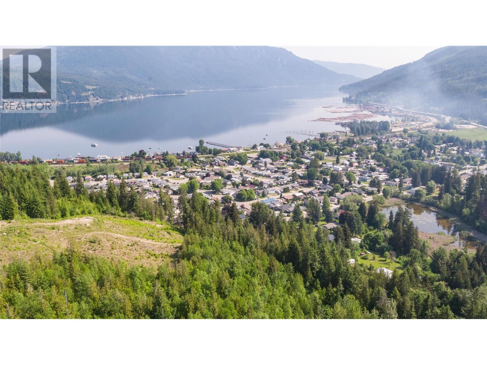 6750 42 Street Northeast  Salmon Arm BC V0E 1K0 photo
