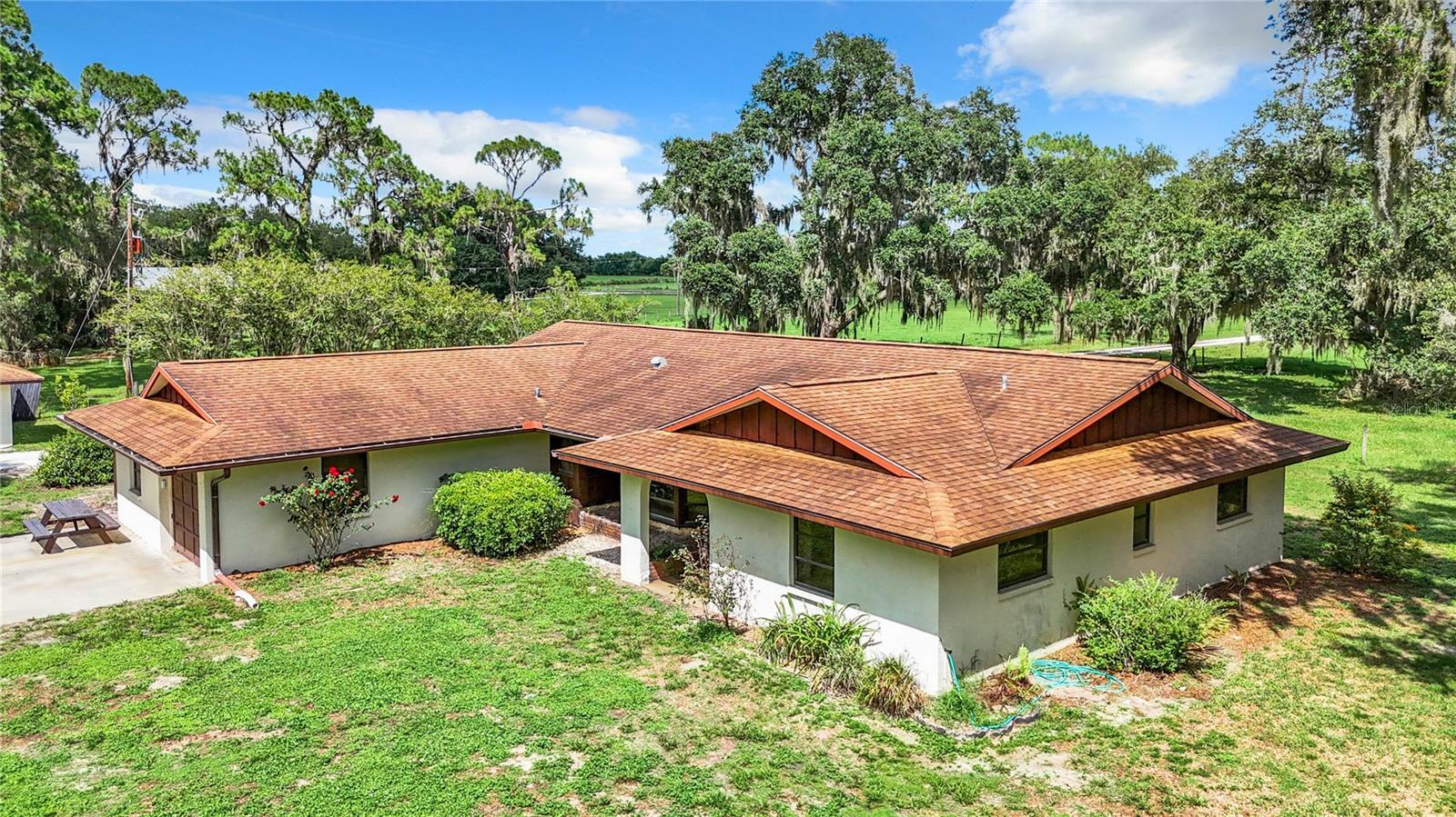 Property Photo: 1110 Cowpen Lane FL 34240