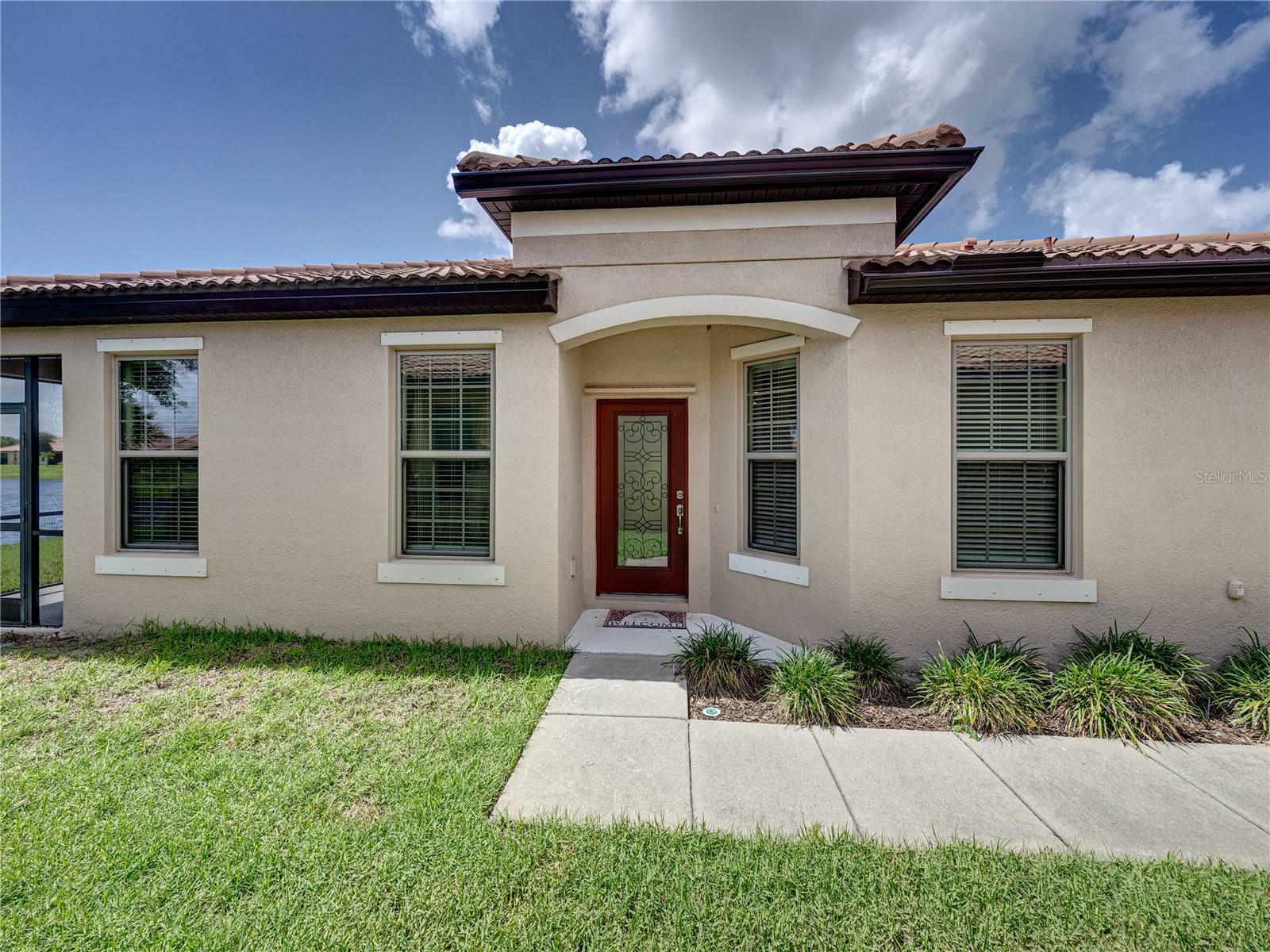 Property Photo: 5482 Sunset Falls Drive FL 33572