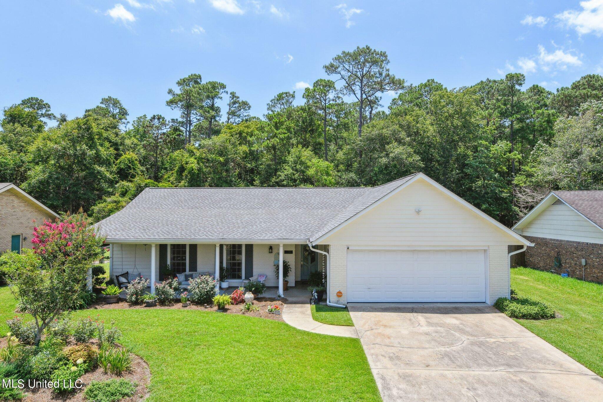 Property Photo:  423 Cove Drive  MS 39531 