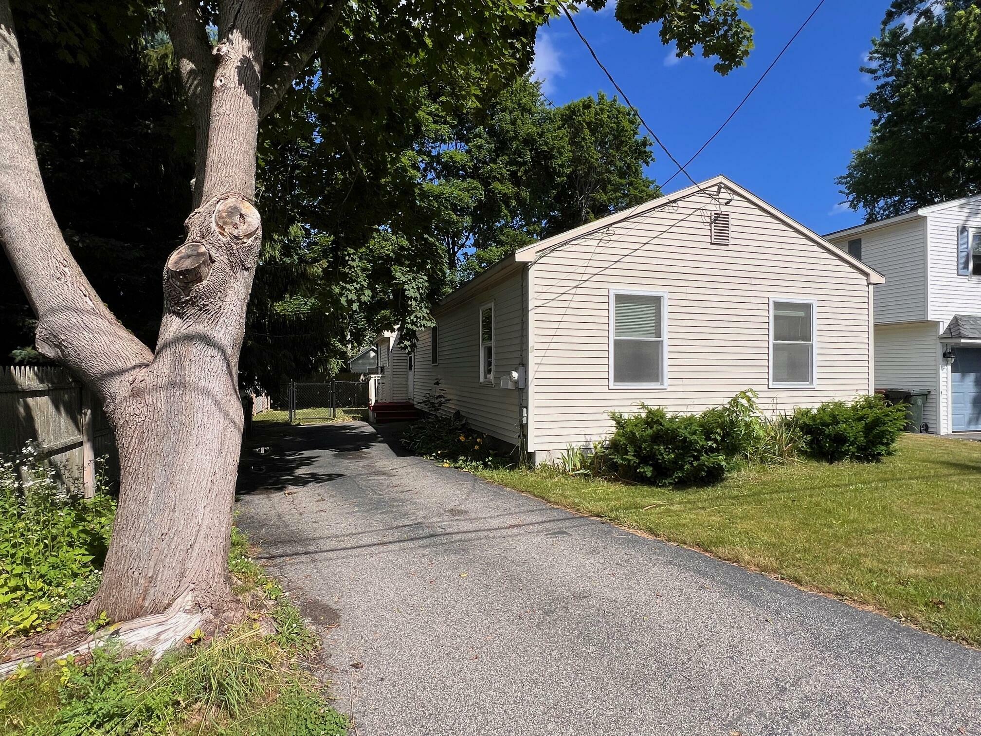 Property Photo:  7 Lafayette Street  ME 04072 