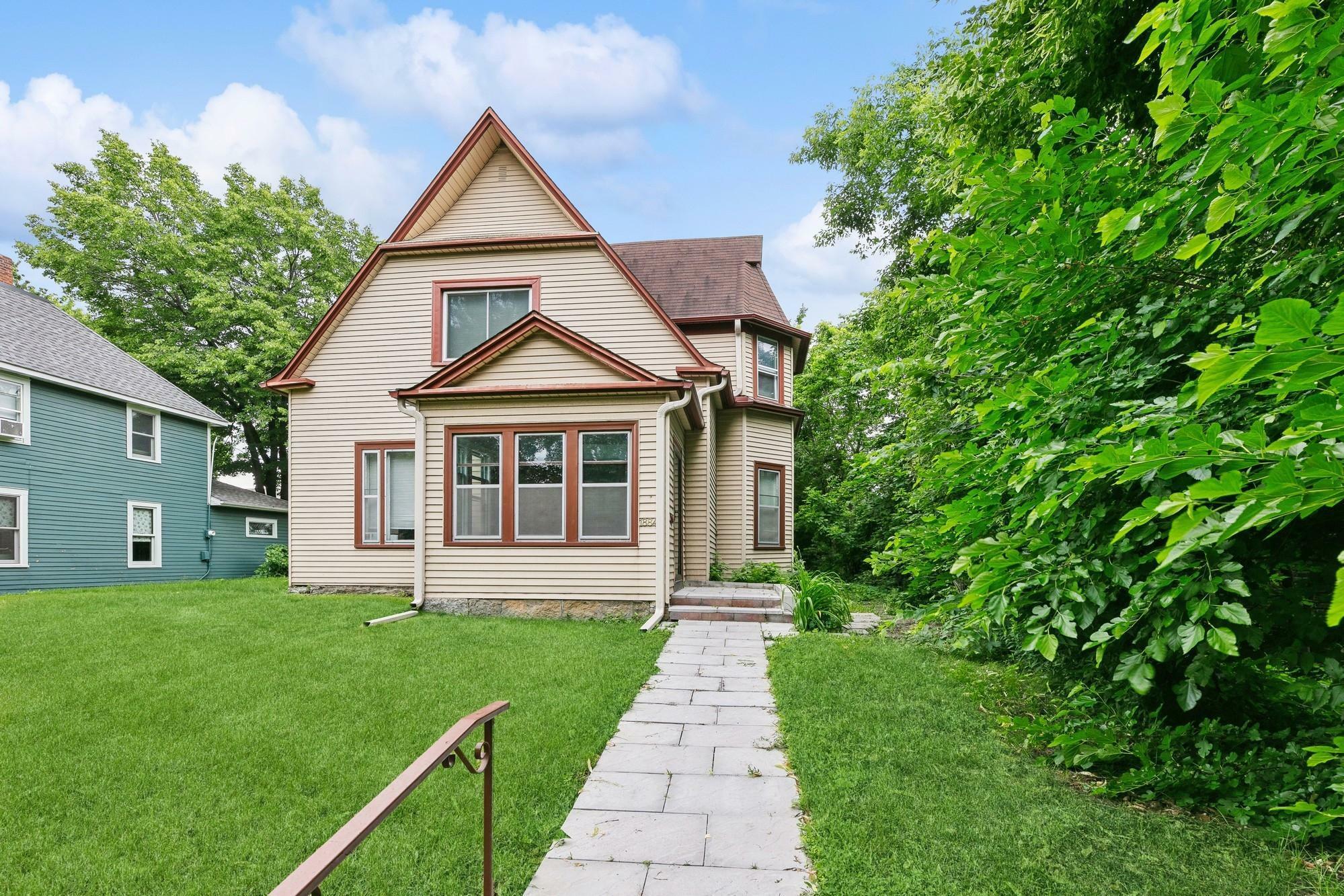 Property Photo:  1884 Carroll Avenue  MN 55104 