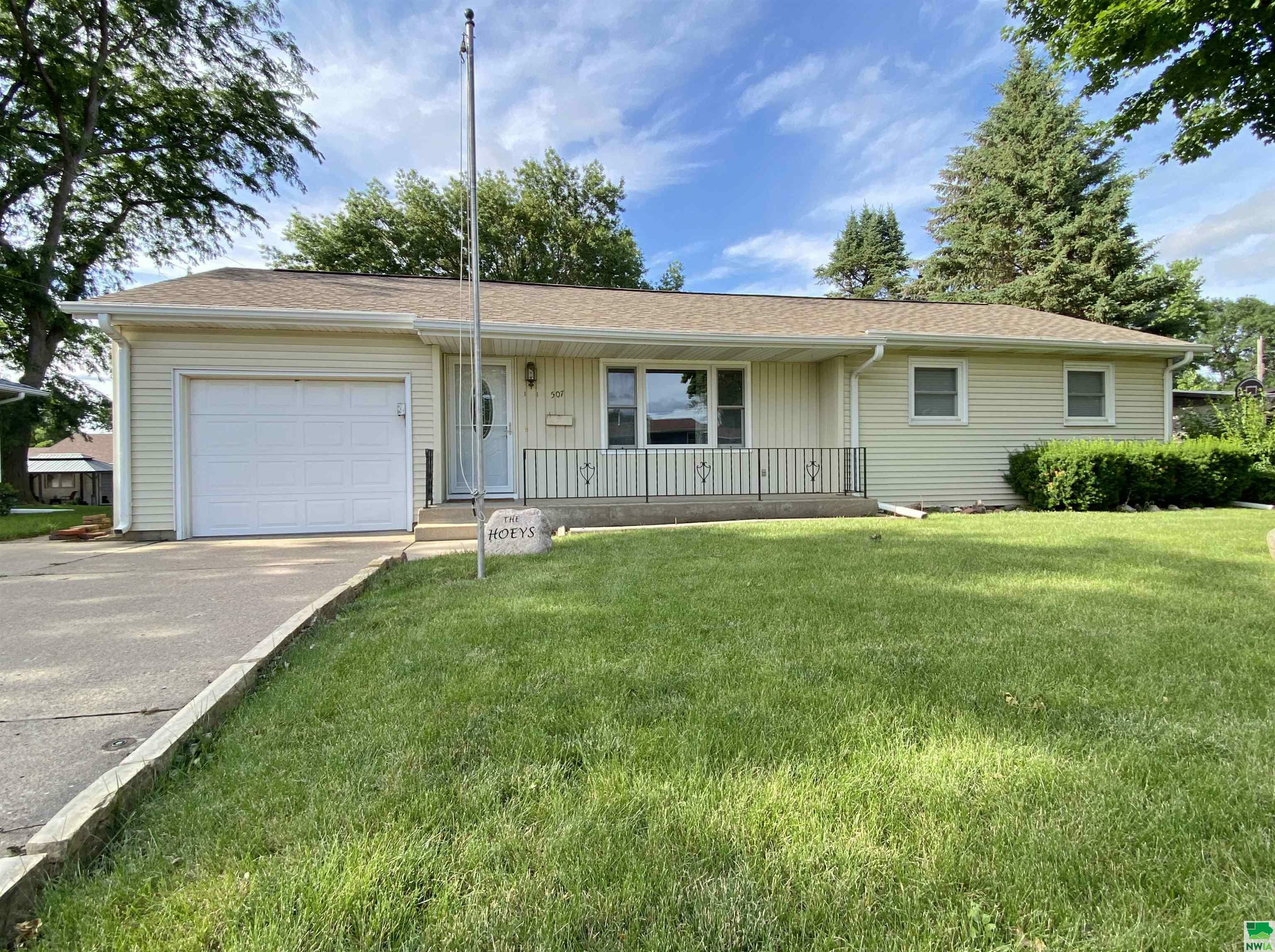 Property Photo:  507 Evelyn Dr  IA 51031 