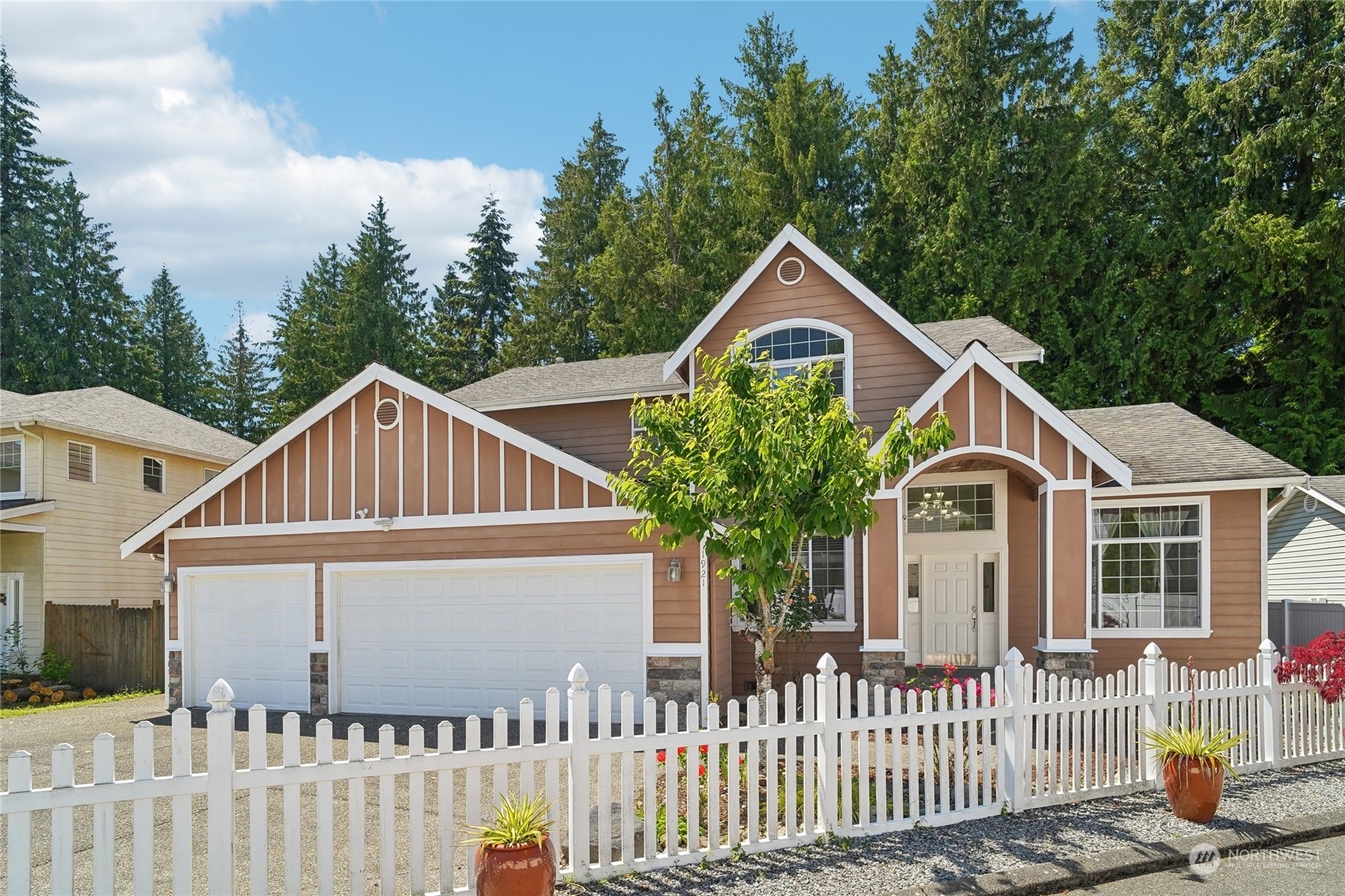 Property Photo:  1921 152nd Street SW  WA 98087 