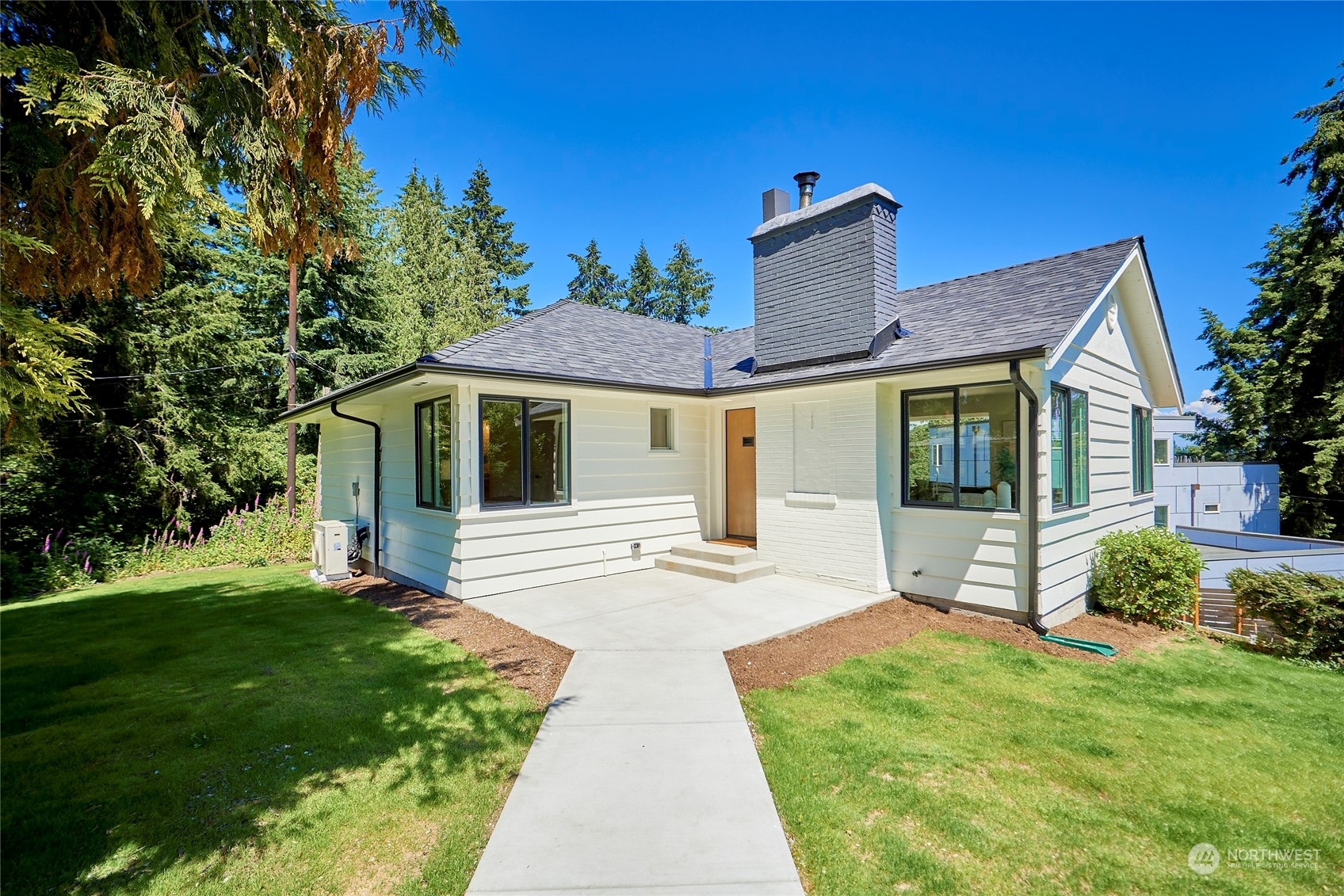 Property Photo:  13702 3rd Avenue NE A  WA 98125 