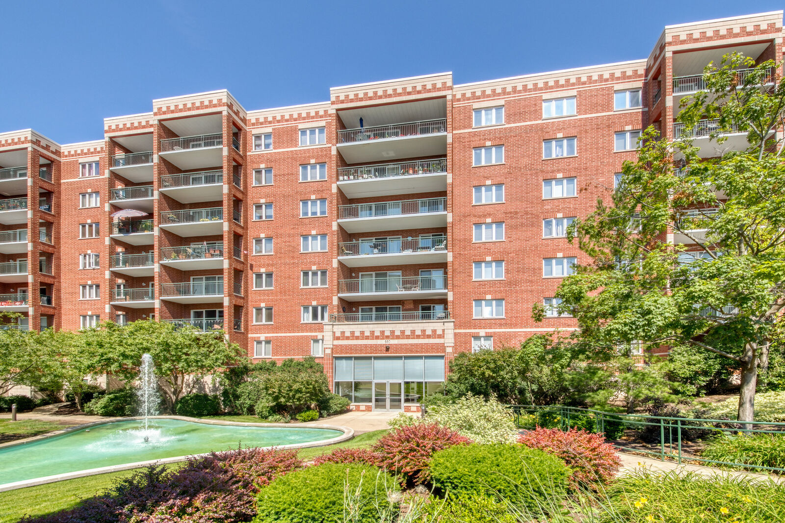 Property Photo: 650 S Des Plaines River Road 310 IL 60016