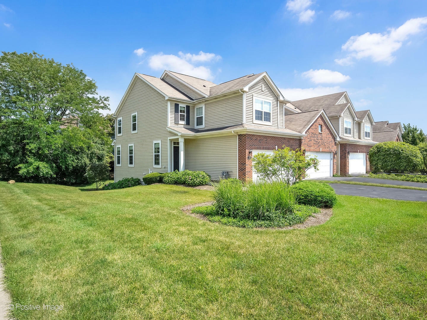 Property Photo:  369 Buckingham Court  IL 60148 