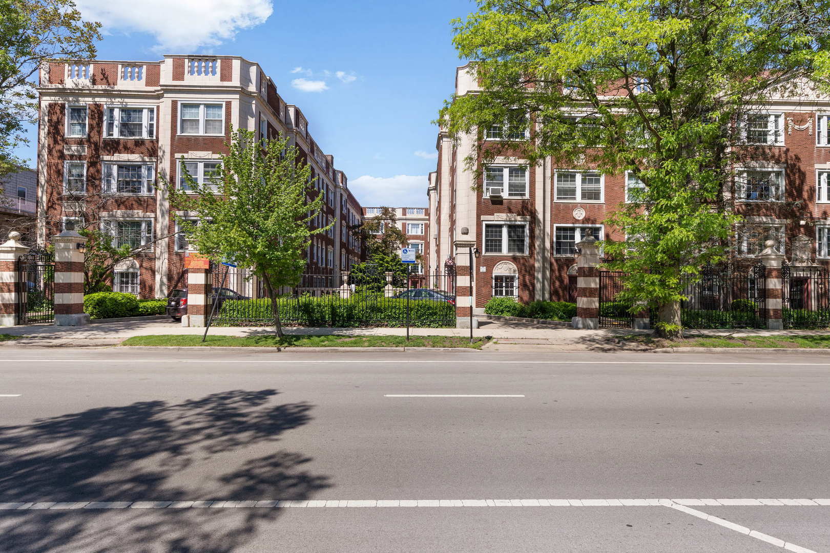 Property Photo:  4912 S Drexel Boulevard 2N  IL 60615 