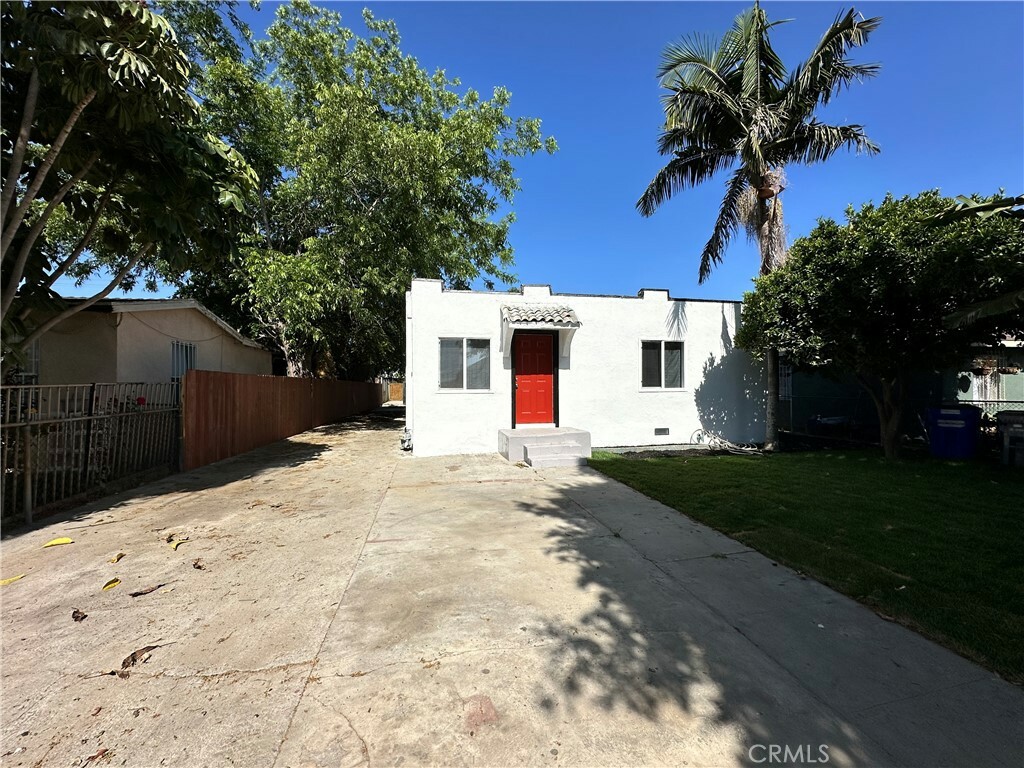 Property Photo: 8625 Ivy Street CA 90002