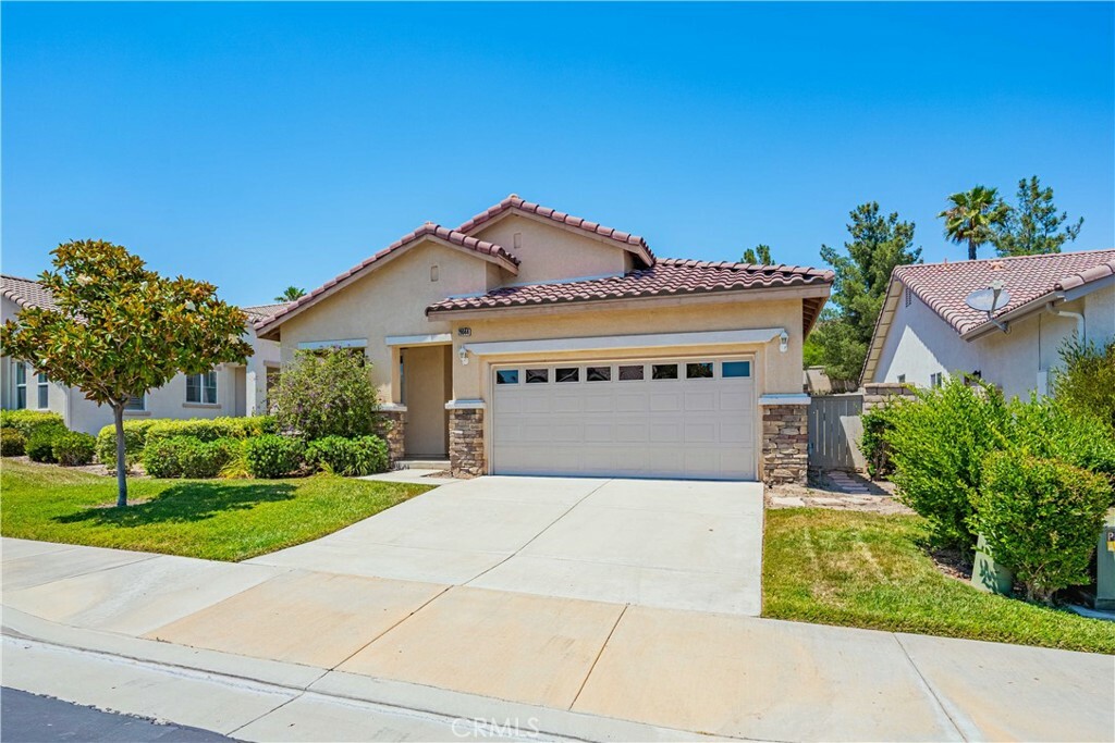 Property Photo:  28044 Oakhaven Lane  CA 92584 