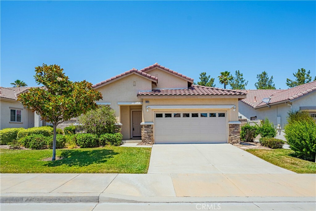 Property Photo:  28044 Oakhaven Lane  CA 92584 