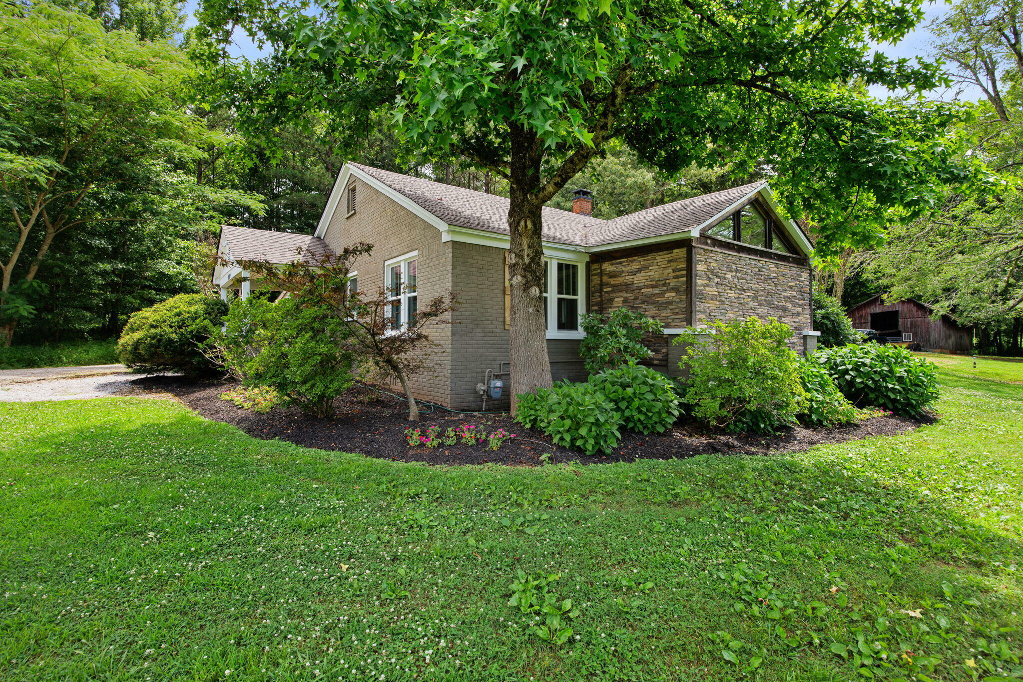 Property Photo:  981 County Road 206  MS 38683 