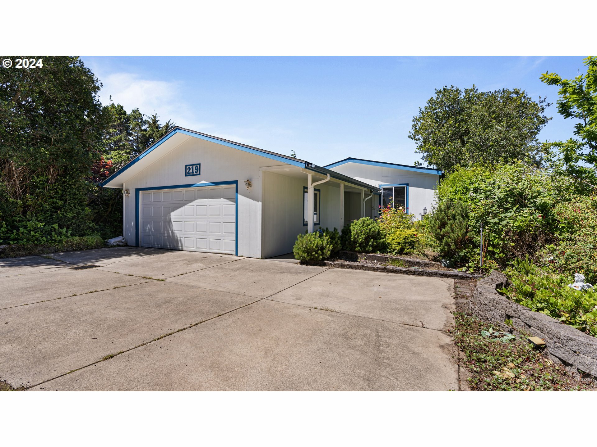 1600 Rhododendron Dr 219  Florence OR 97439 photo