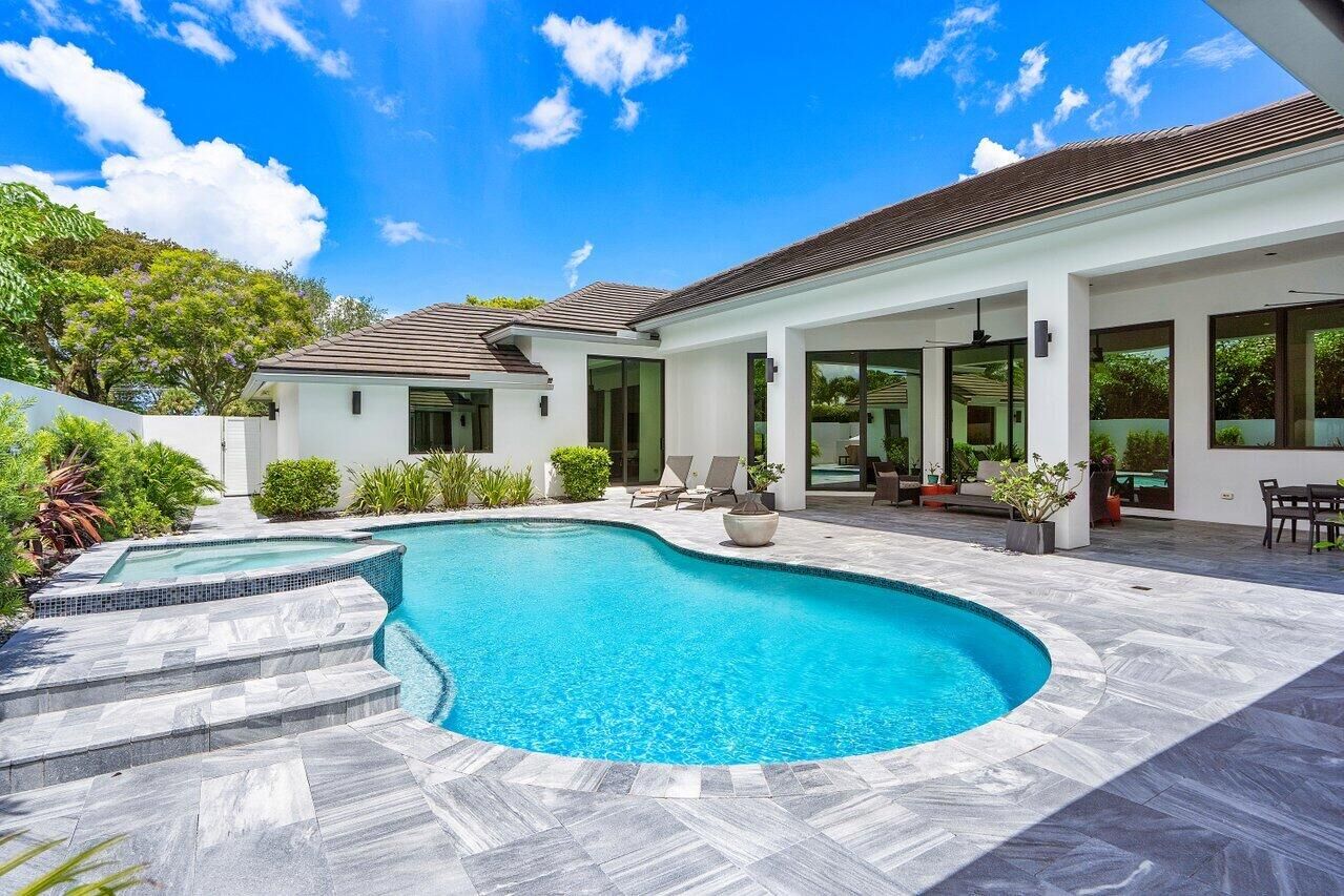 Property Photo: 4896 Bocaire Boulevard FL 33487