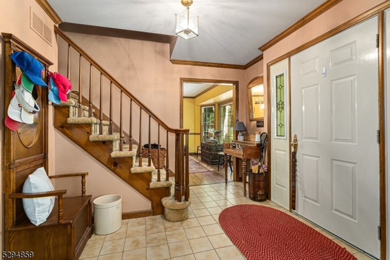 Property Photo:  8 Sunrise Ct  NJ 07871 