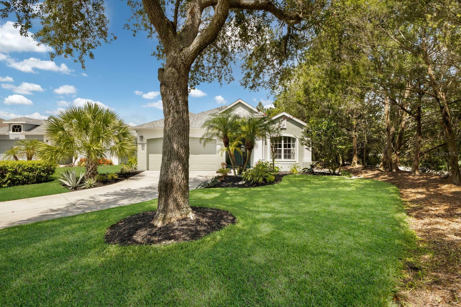 Property Photo:  6257 Willet Court  FL 34202 