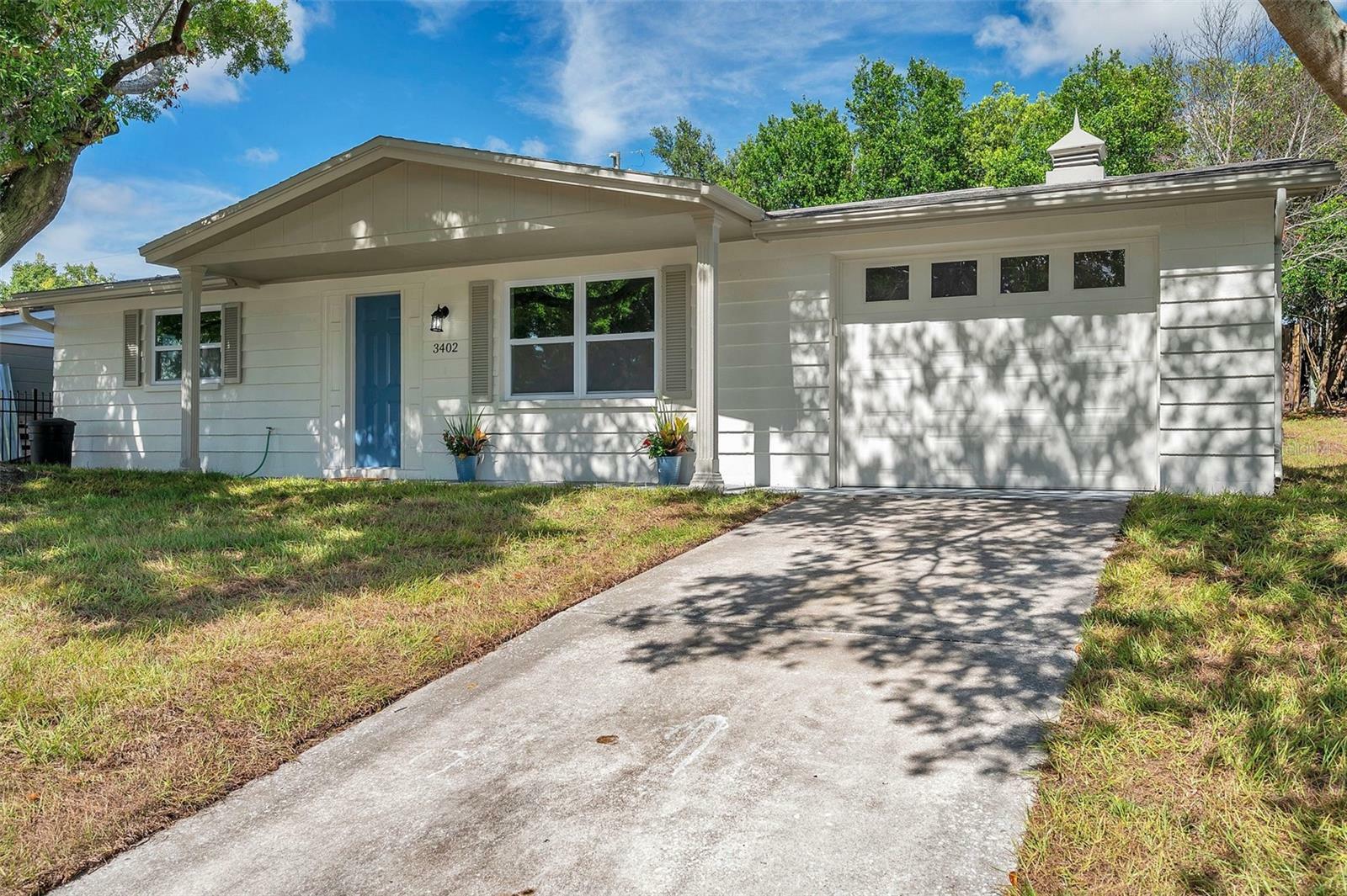 Property Photo:  3402 Kimberly Oaks Drive  FL 34691 