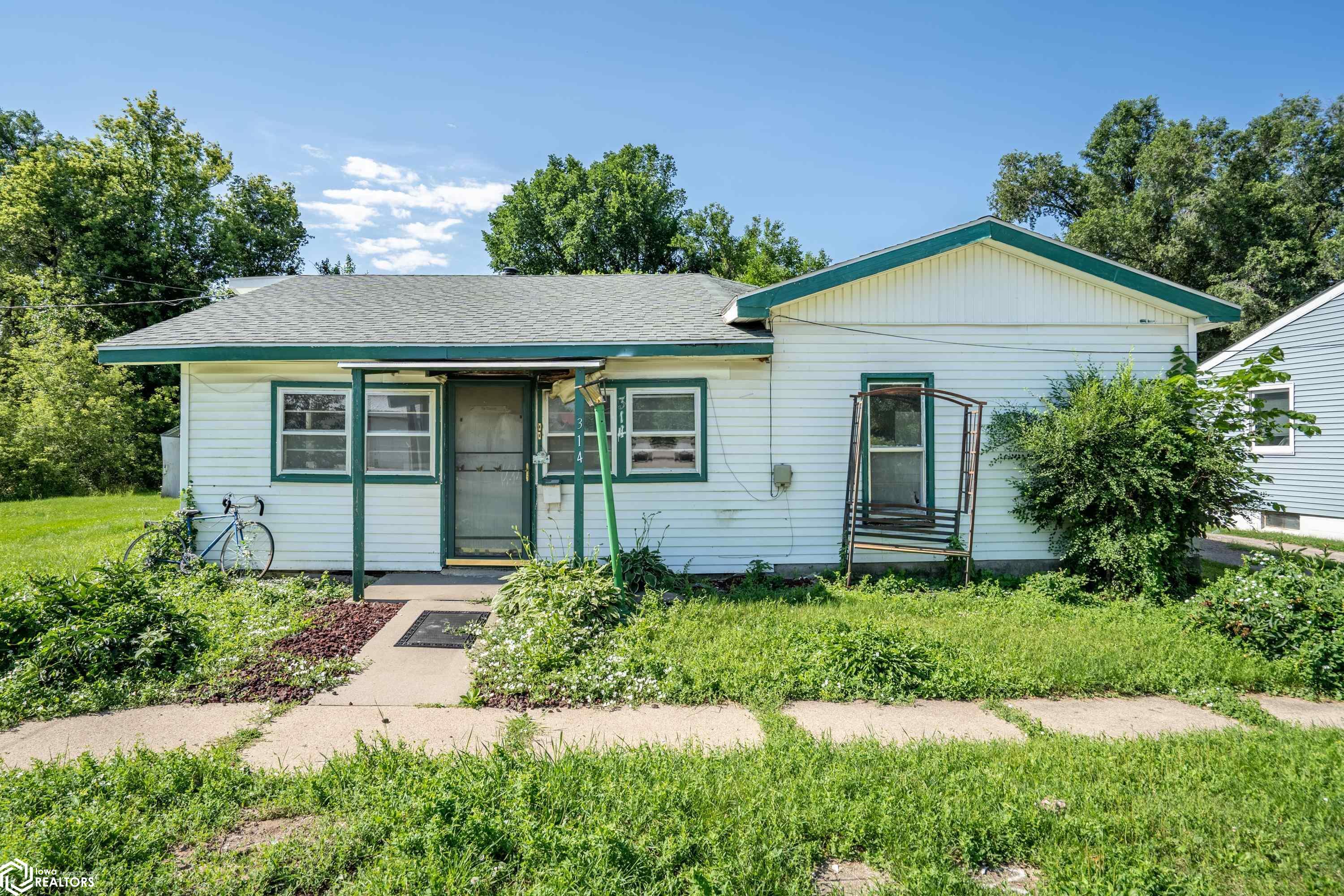 Property Photo: 314 Washington Street IA 50158
