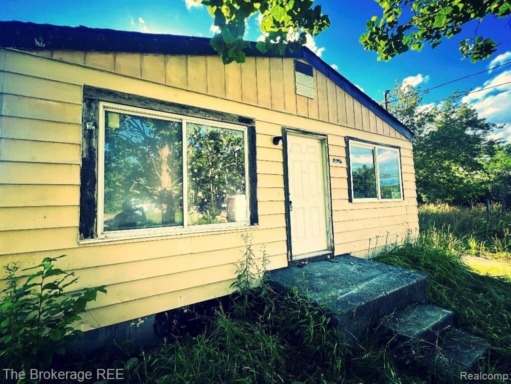 Property Photo: 3306 Chambers Street MI 48507 2131
