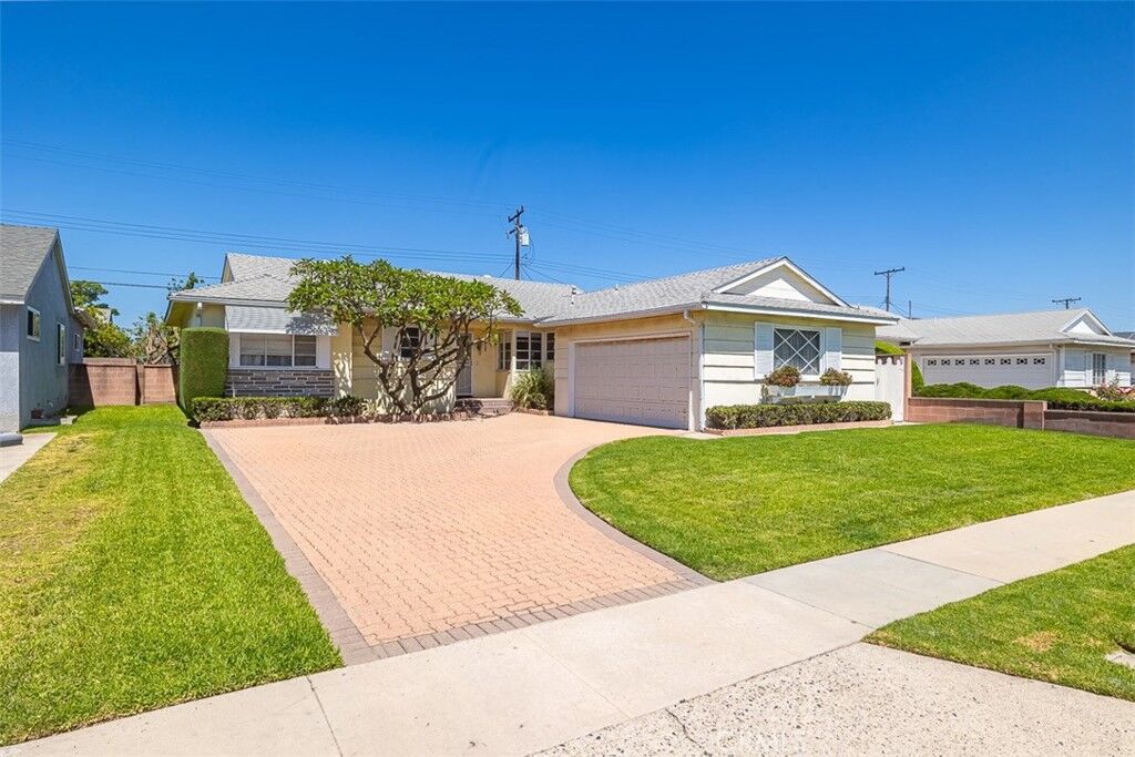 Property Photo:  713 S Hacienda Street  CA 92804 