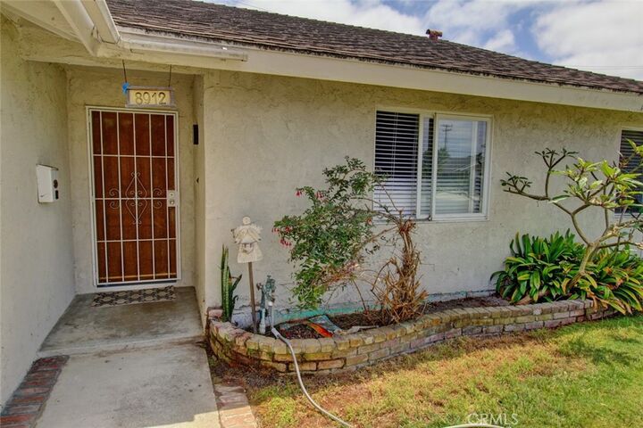 Property Photo:  8912 Bosun Circle  CA 92646 