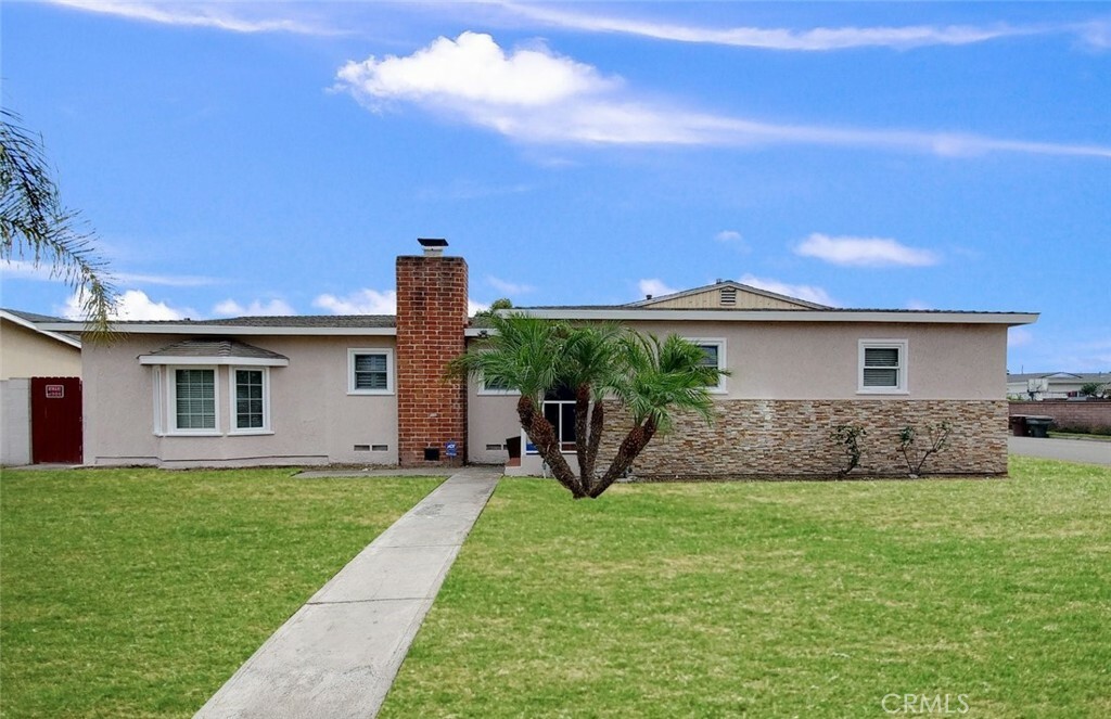 Property Photo:  1934 W Cris Avenue  CA 92804 