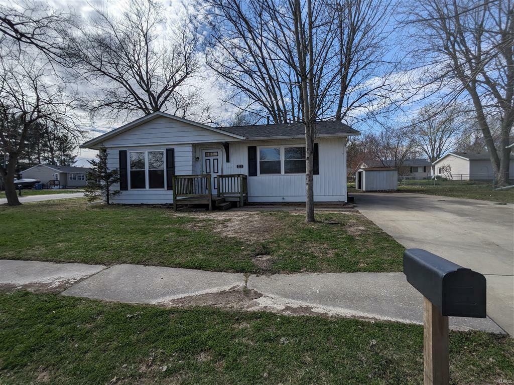 Property Photo: 713 Gawain Drive IL 62294