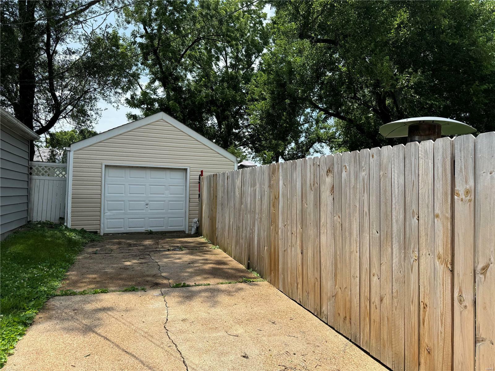 Property Photo:  9112 Bobb Avenue  MO 63114 