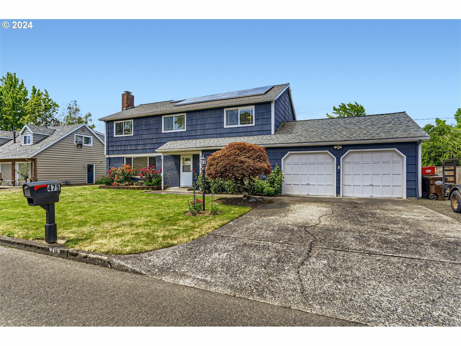 Property Photo:  475 NE 18th Ave  OR 97124 
