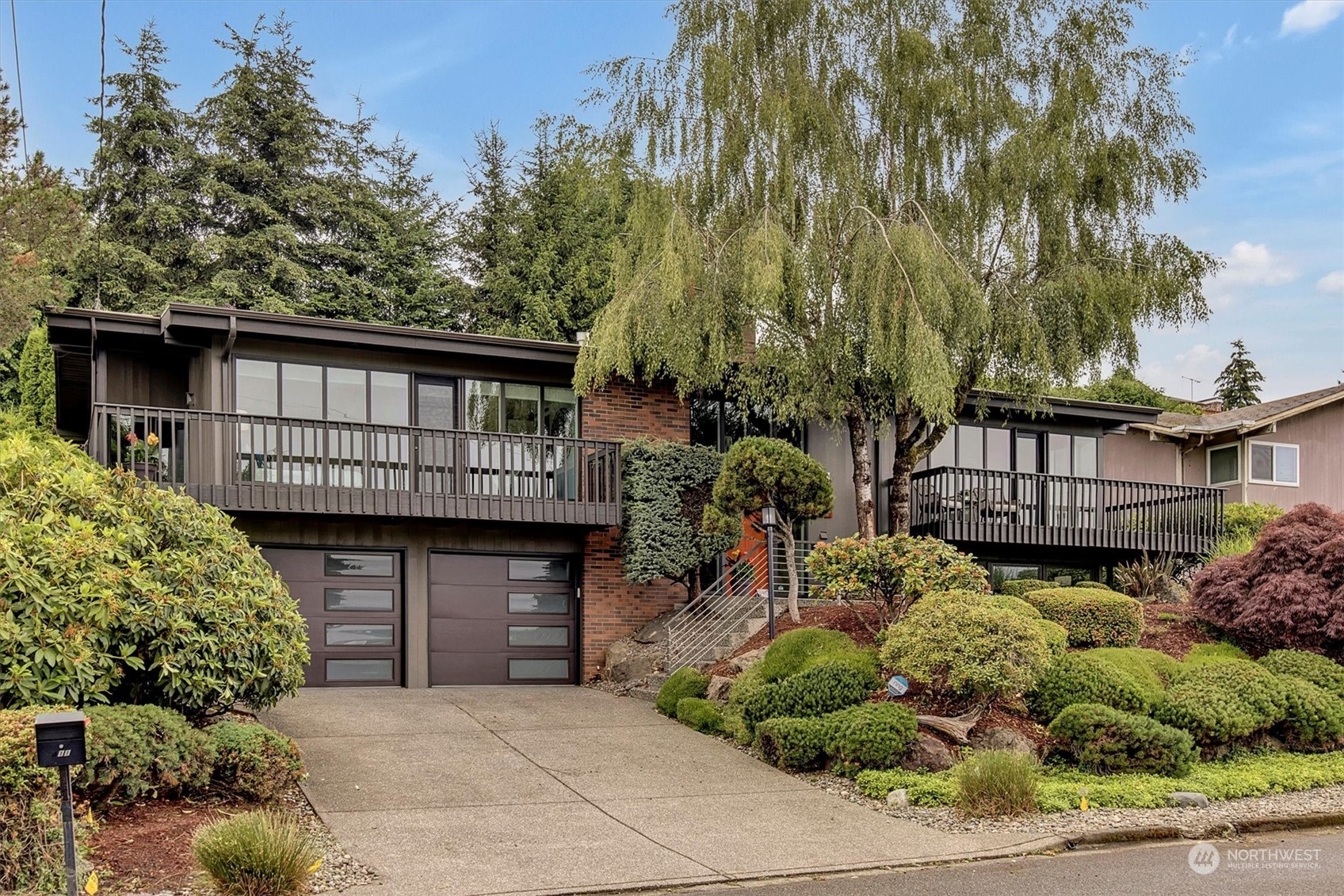 Property Photo:  511 Seneca Avenue NW  WA 98057 