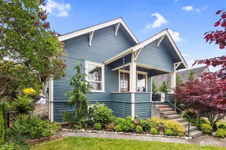 House for sale in Everett: 2011 State Street, Everett, WA 98201