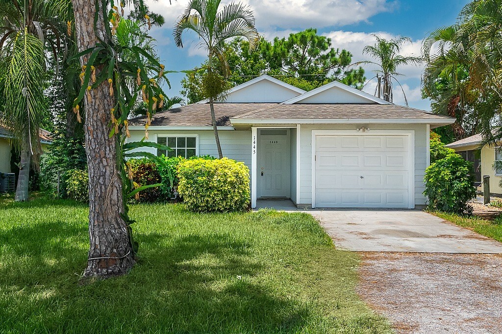 Property Photo:  1445 22nd Avenue SW  FL 32962 