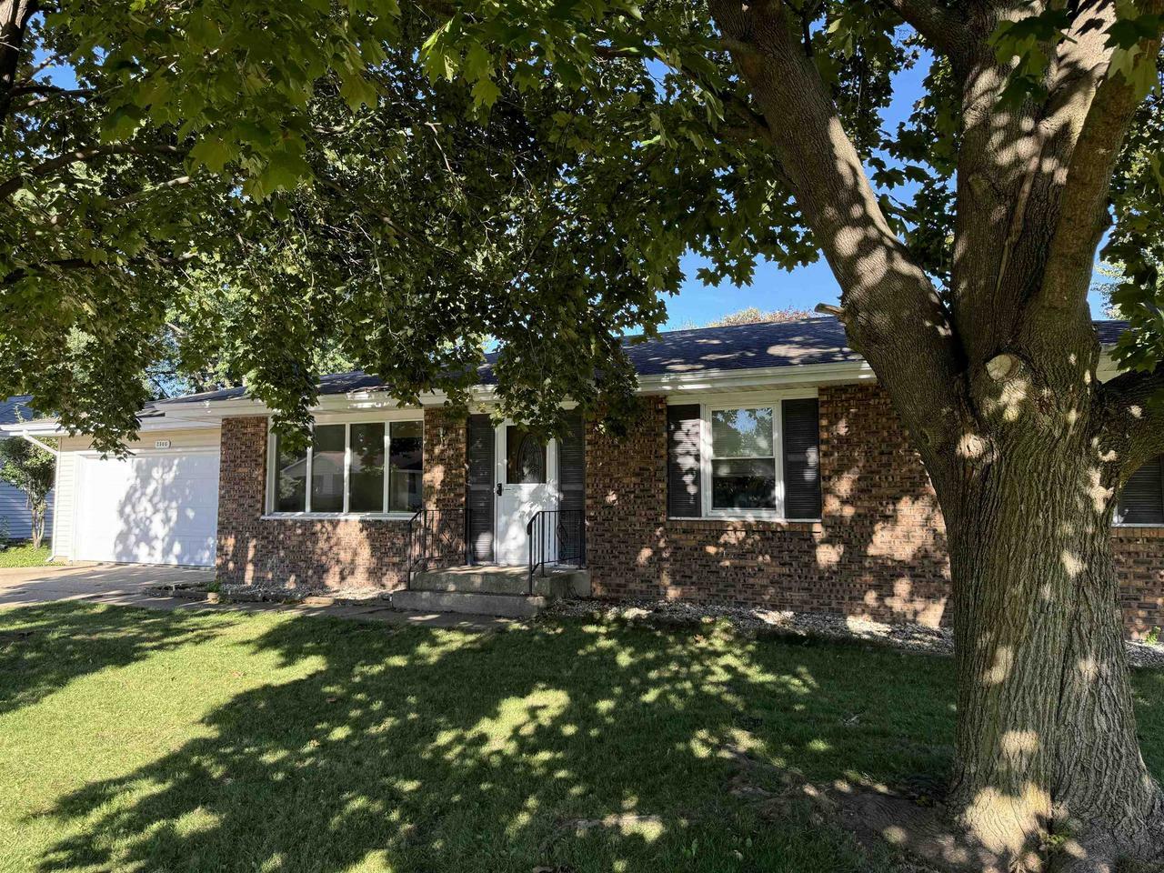 Property Photo:  2306 North Sumac Drive  WI 53545 