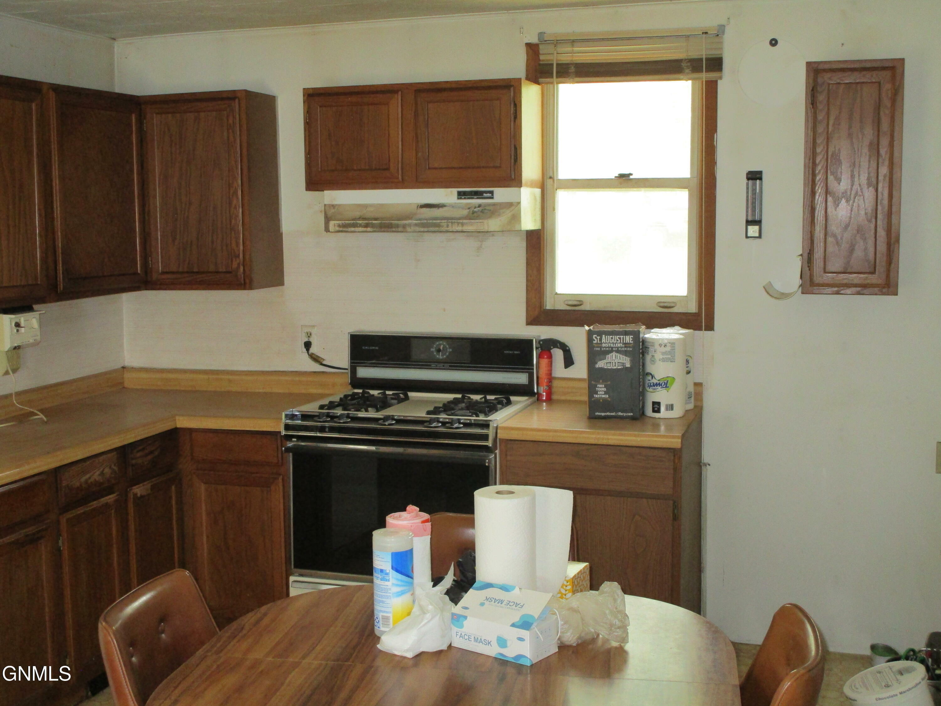 Property Photo:  431 Morton Street N  ND 58638 