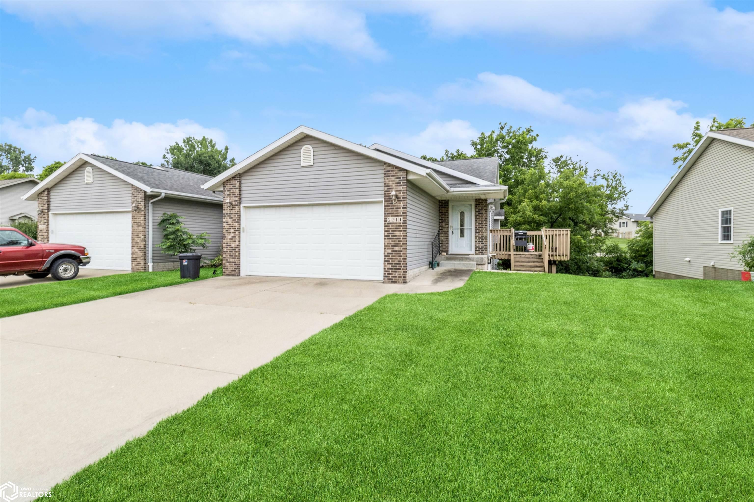Property Photo: 2211 Dubois Circle IA 50158