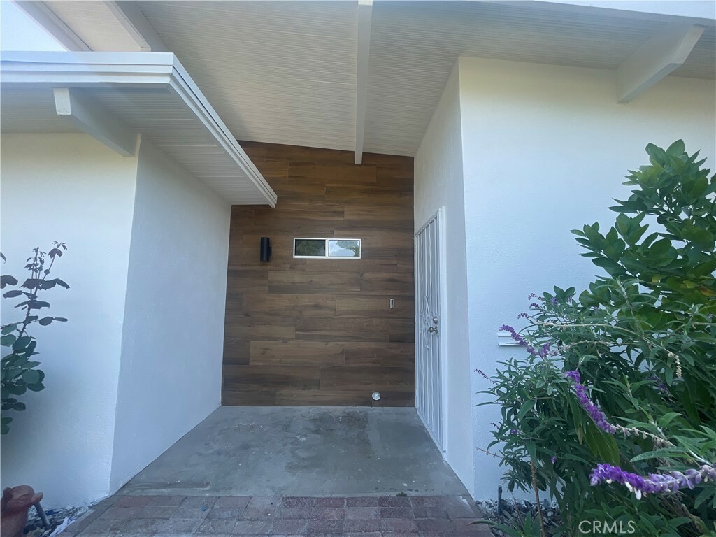 Property Photo:  7915 Bothwell Road  CA 91335 